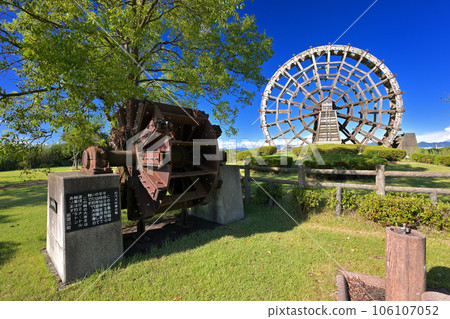 第一座大型水磨坊能登川水車軸（滋賀縣東近江市伊場町） 106107052