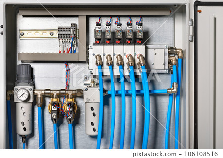 A fragment of a modular assembly system with compressed air purification devices. A fragment of a modular assembly system with compressed air purification devices. 106108516