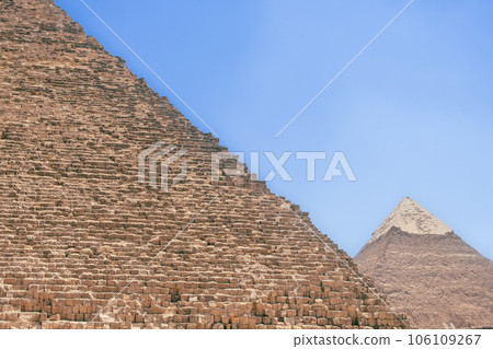Egypt Summer Travel The Timeless Majesty of Giza Pyramid  106109267
