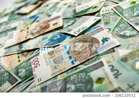 polish paper money or banknotes 106110552