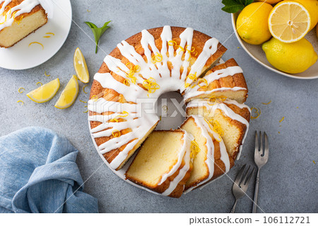 Lemon pound cake with powder sugar glaze Lemon pound cake with powder sugar glaze 106112721