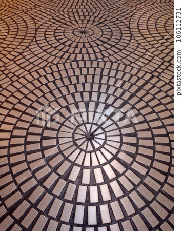Circle tiled pattern floor Circle tiled pattern floor 106112731