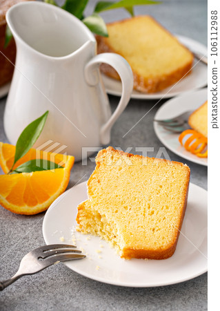 Traditional vanilla pound cake with orange extract, Bundt cake 106112988