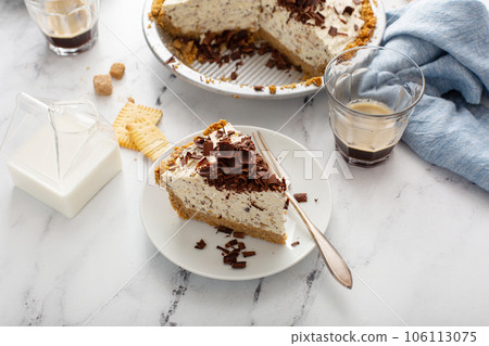 Ricotta and chocolate Cannoli pie 106113075