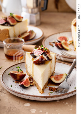 Fall cheesecake with figs and maple syrup Fall cheesecake with figs and maple syrup 106113582