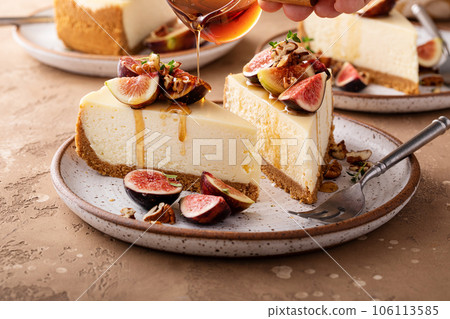 Fall cheesecake with figs and maple syrup Fall cheesecake with figs and maple syrup 106113585