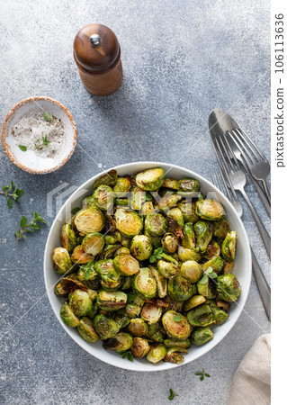 Crispy roasted brussel sprouts with balsamic vinegar 106113636