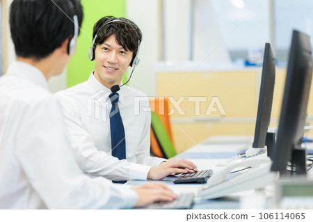 Headset businessman call center image 106114065