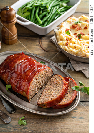 Meatloaf with mashed potatoes and green beans Meatloaf with mashed potatoes and green beans 106114334