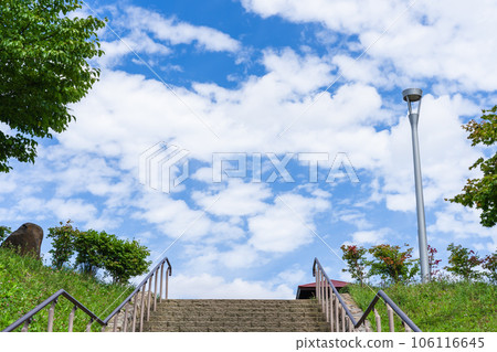 藍天和白色雲彩 106116645