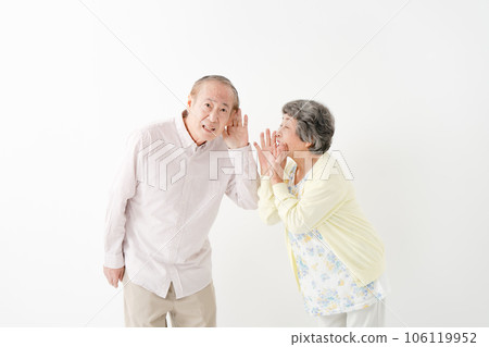 患有聽力損失的年長夫婦 106119952