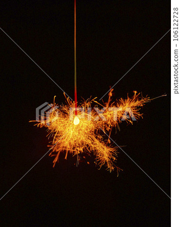 煙火,夏季傳統,黑色背景 煙火,夏季傳統,黑色背景 106122728
