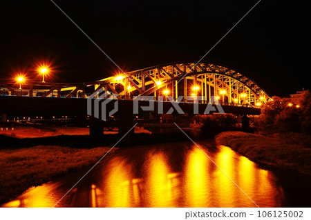 北海道旭川的象徵——旭橋的夜景 北海道旭川的象徵——旭橋的夜景 106125002