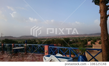 Ouarzazate, view from the hotel [Morocco] 106125148