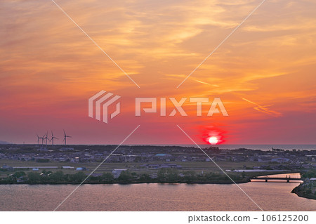 [Lake Togo from Izumoyama Observatory (Evening)] Miyauchi, Yurihama-cho, Tottori Prefecture 106125200