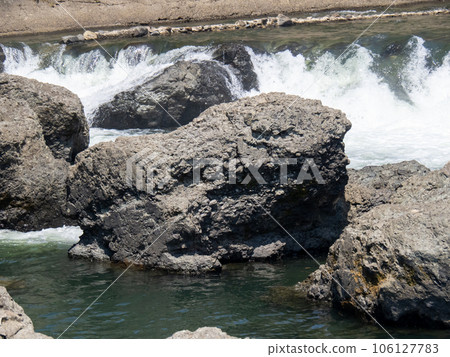 夏季（8 月）的鳥龍灘（兵庫縣加東市）。加古川中游的風景名勝。 106127783