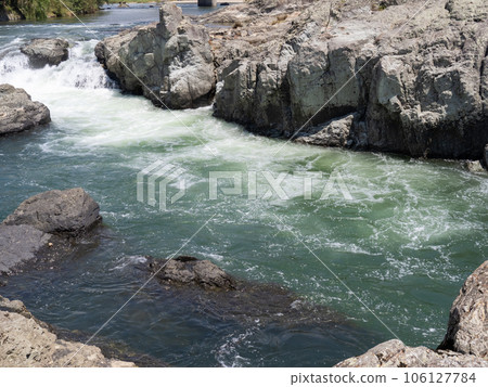 夏季（8 月）的鳥龍灘（兵庫縣加東市）。加古川中游的風景名勝。 106127784