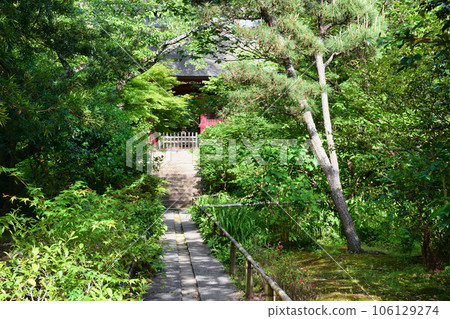 鎌倉妙法寺美麗的庭院和二王門（神奈川縣） 106129274