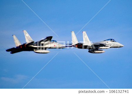 航空自衛隊 F-15 戰鬥機在小松空軍基地航空節上飛行 106132741