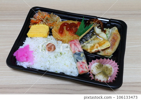 Makunouchi lunch 106133473