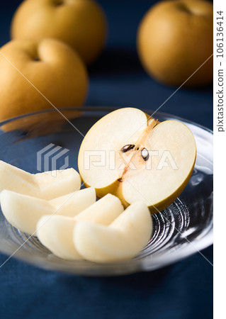 Sliced Pear Kosui from Chiba Prefecture Sliced Pear Kosui from Chiba Prefecture 106136414