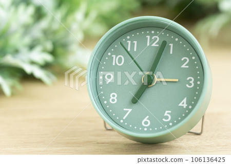 green clock green clock 106136425