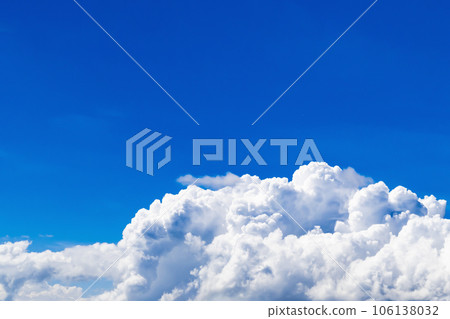 夏天藍天和積雨雲 106138032