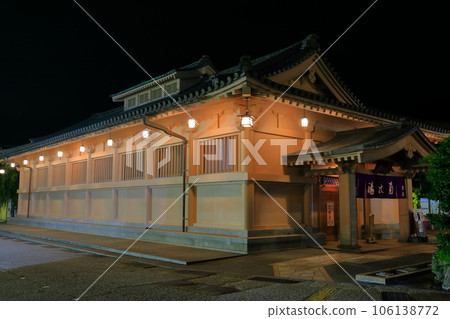 [Ishikawa Prefecture] Night view of Yamanaka Onsen public bath 106138772