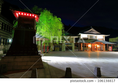 [石川縣]山中溫泉公共浴場的夜景 106138817