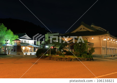 [Ishikawa Prefecture] Night view of Yamanaka Onsen public bath 106138821