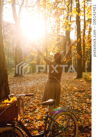 ?appy young woman having fun with leaves in autumn park. ?appy young woman having fun with leaves in autumn park. 106142481