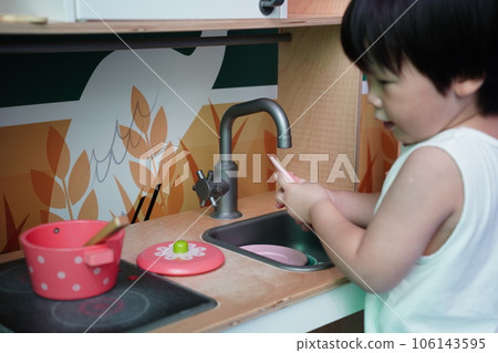 Preschool provides activities. 106143595