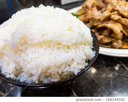 Reference material Town Chinese yakiniku set meal Manga assorted rice 106144382