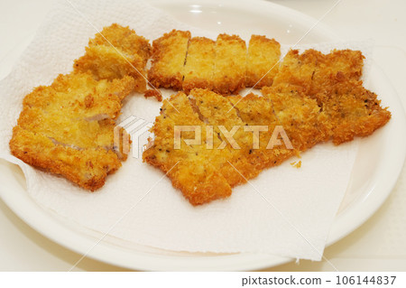 Fresh fried tonkatsu Fresh fried tonkatsu 106144837