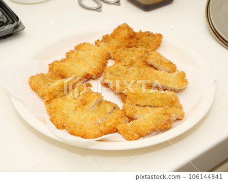 Fresh fried tonkatsu Fresh fried tonkatsu 106144841