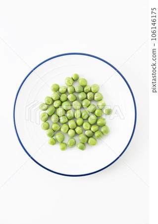 綠豌豆白色背景 綠豌豆白色背景 106146175