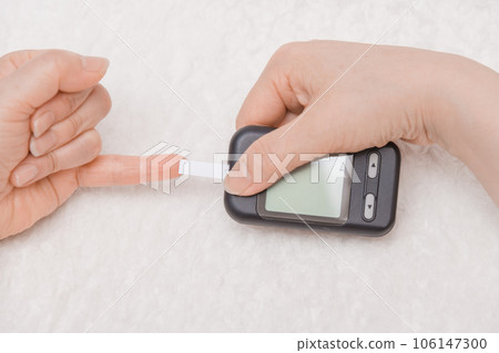 [Diabetes blood sugar level measurement sensor] 106147300