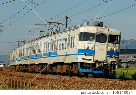 北陸幹線西日本高岡～高岡 JR 西日本 413 系 B05 編隊（金澤） 106148054
