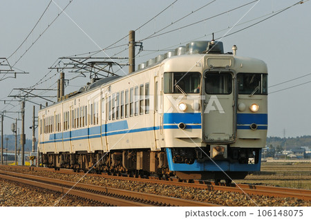 Hokuriku Main Line Awara Onsen - Maruoka JR West 413 series B11 formation (Kanazawa) Hokuriku Main Line Awara Onsen - Maruoka JR West 413 series B11 formation (Kanazawa) 106148075