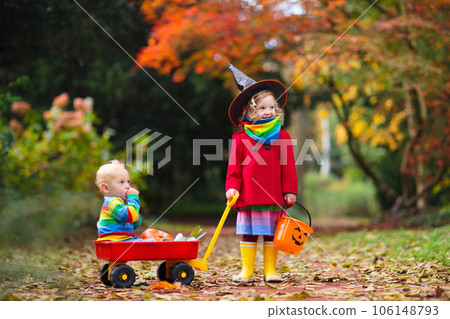 Kids trick or treat. Halloween fun for children. 106148793