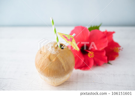 yougn coconut juice with hibiscus 106151601