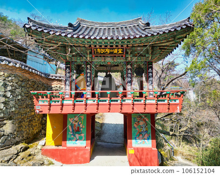 Scenery of mahasa buddhist temple in Busan, South Korea, Asia Scenery of mahasa buddhist temple in Busan, South Korea, Asia 106152104