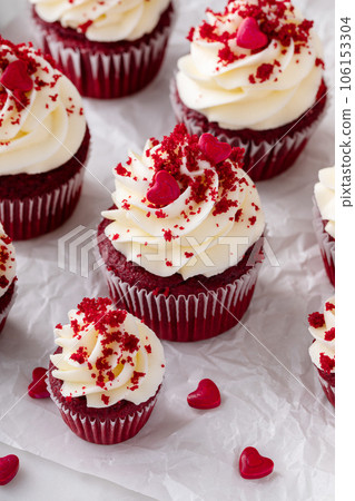Red velvet cupcakes on a marble board 106153304