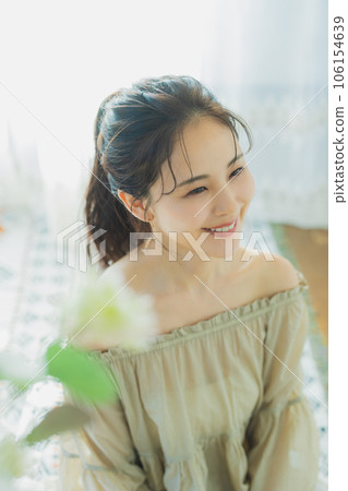 露肩的女人 106154639