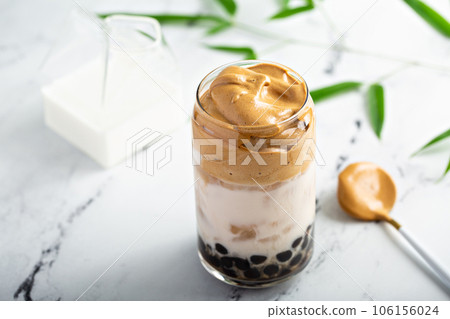 Boba dalgona coffee with tapioca pearls and whipped coffee 106156024
