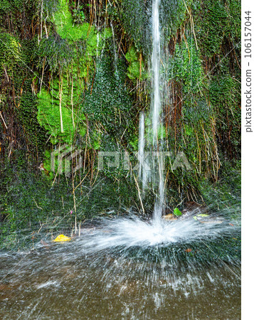 Background material Cool scenery of summer Falls and splashes of spring water 106157044