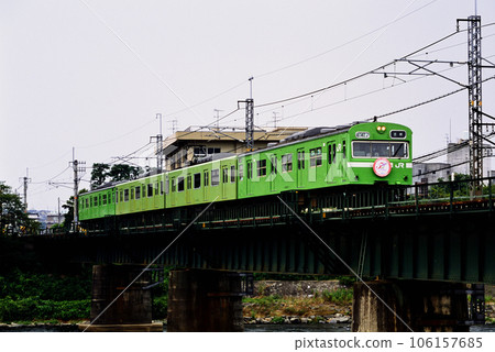 2002年 4輛103系列普通列車在奈良線運行 106157685