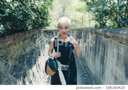 獨自旅行在尾道的年輕女子 106160420