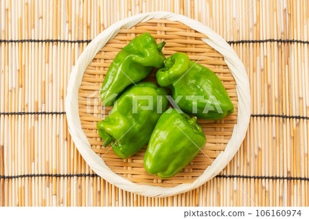 green pepper  106160974