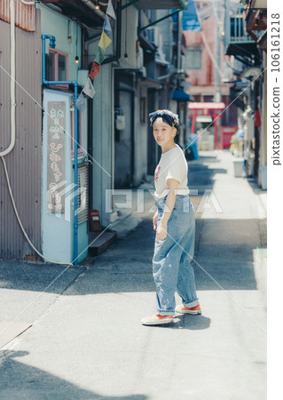 Fashion snaps taken in the old streets 106161218